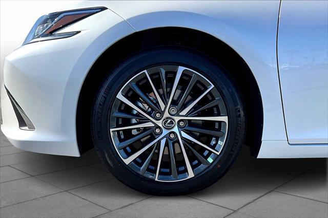 new 2025 Lexus ES 300h car, priced at $50,524