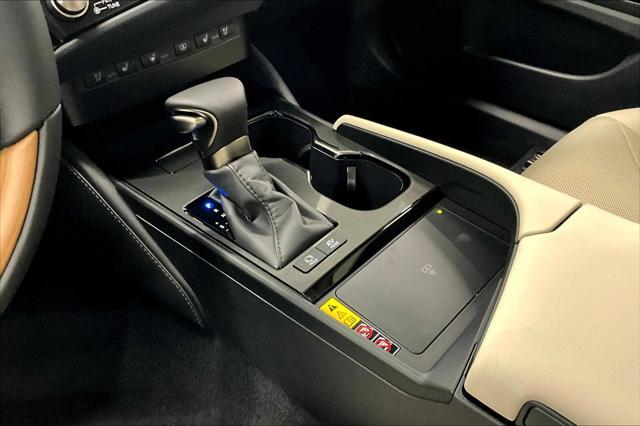 new 2025 Lexus ES 300h car, priced at $56,134