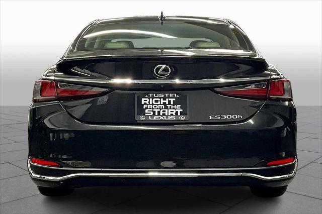 new 2025 Lexus ES 300h car, priced at $56,134