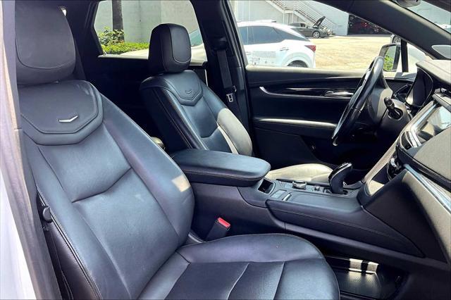 used 2022 Cadillac XT5 car, priced at $32,033
