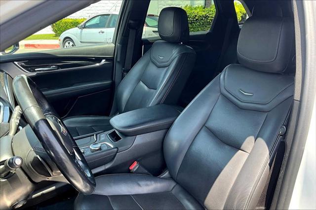 used 2022 Cadillac XT5 car, priced at $32,033