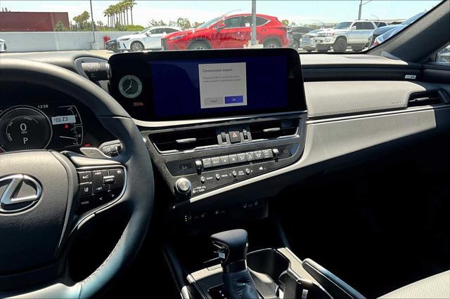 new 2025 Lexus ES 300h car, priced at $47,853