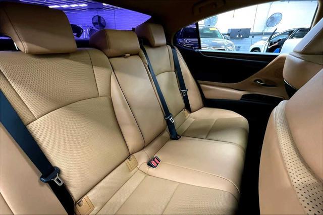 used 2022 Lexus ES 350 car, priced at $33,760