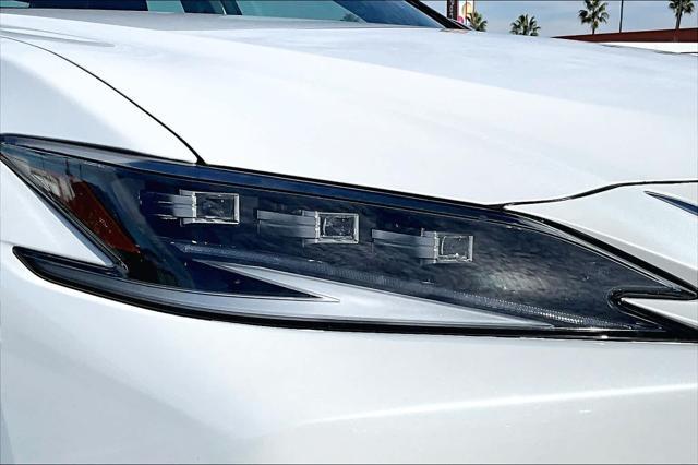 new 2025 Lexus ES 300h car, priced at $56,234