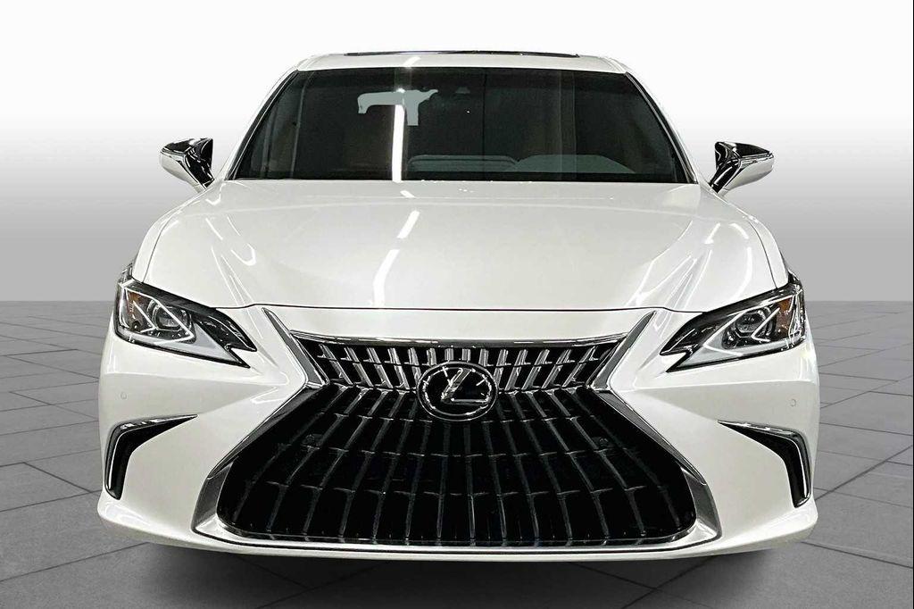 used 2025 Lexus ES 300h car, priced at $41,939