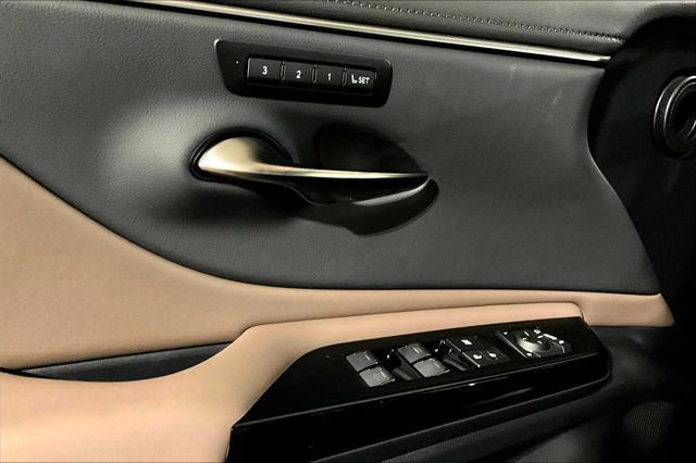 new 2025 Lexus ES 300h car, priced at $48,724