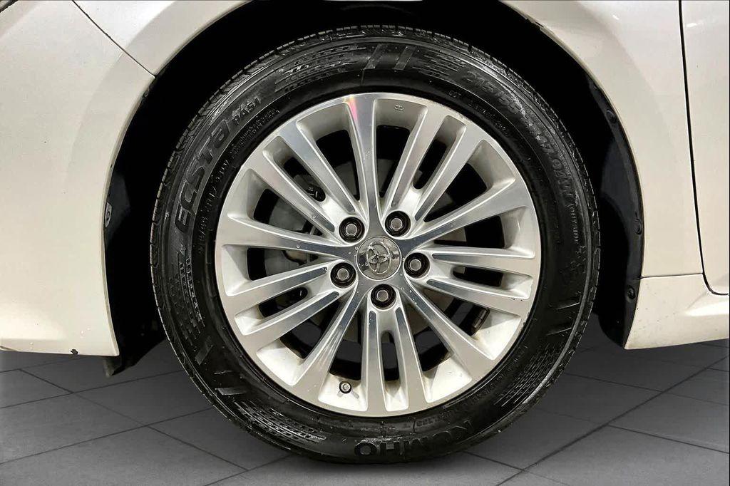 used 2014 Toyota Avalon Hybrid car, priced at $12,995