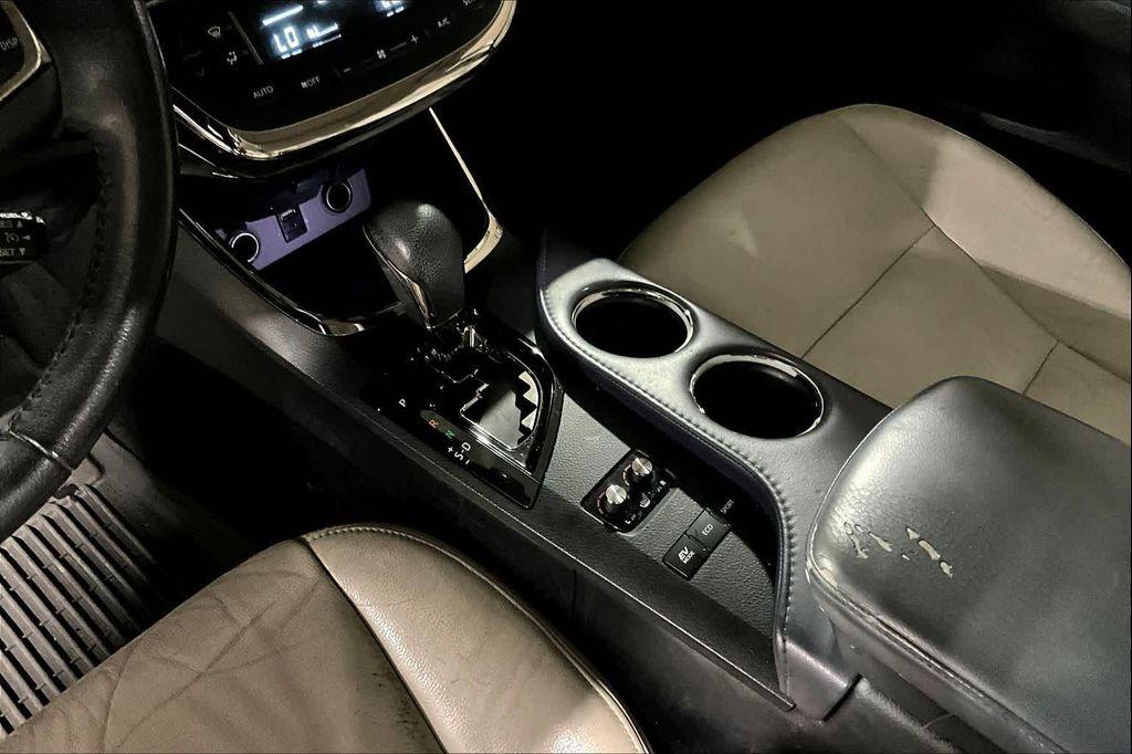 used 2014 Toyota Avalon Hybrid car, priced at $12,995