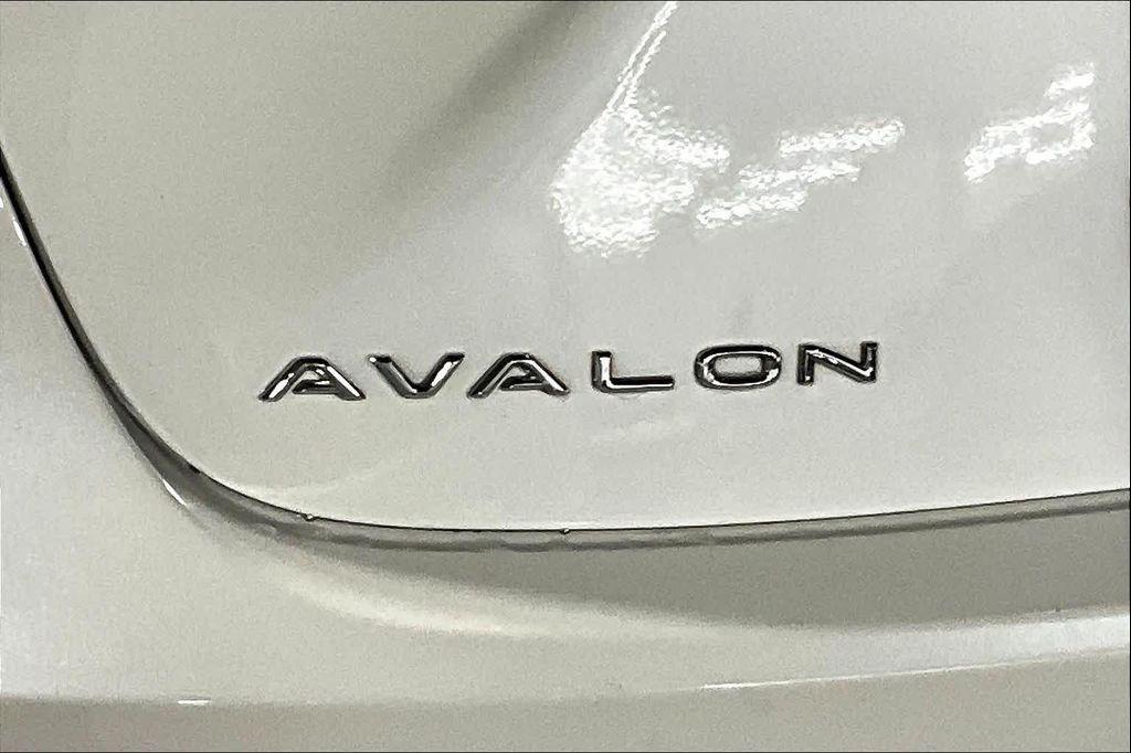 used 2014 Toyota Avalon Hybrid car, priced at $12,995