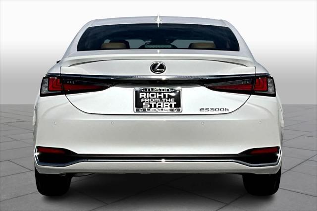 new 2025 Lexus ES 300h car, priced at $47,612