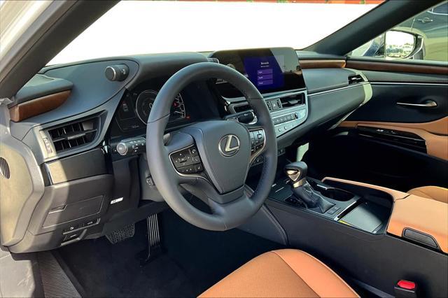 new 2025 Lexus ES 300h car, priced at $47,612