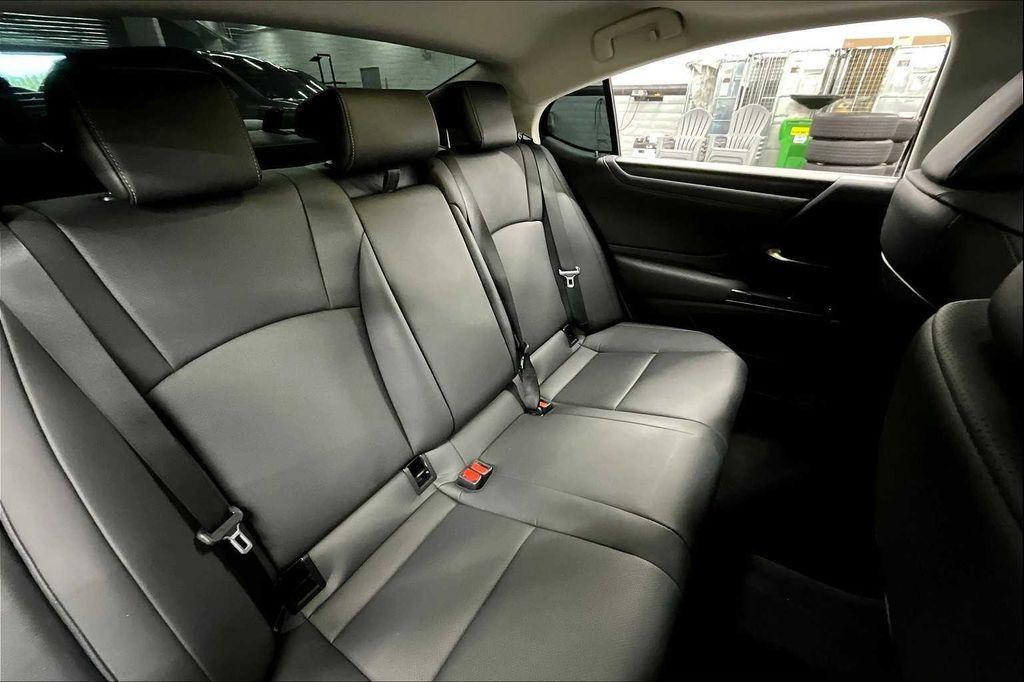 used 2024 Lexus ES 300h car, priced at $40,950