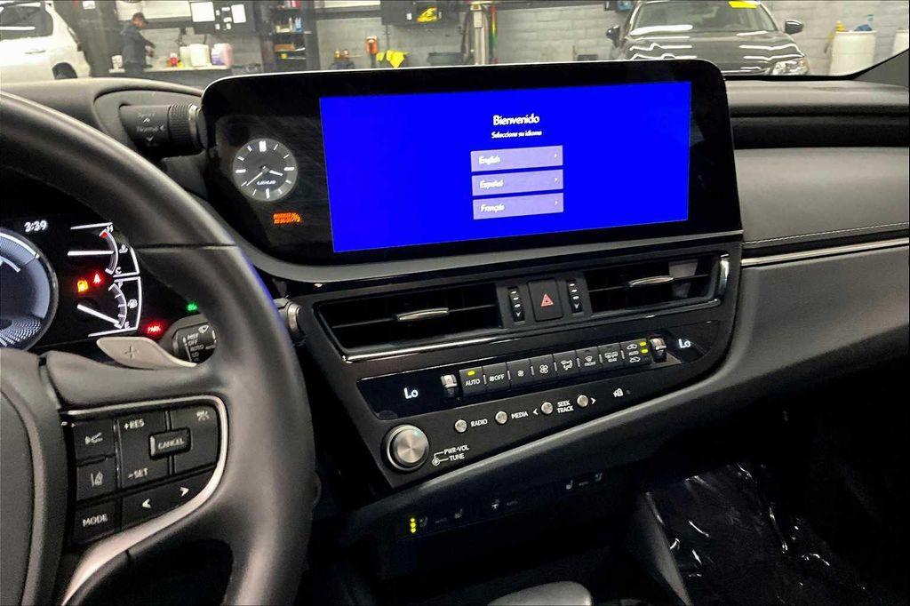 used 2024 Lexus ES 300h car, priced at $40,950