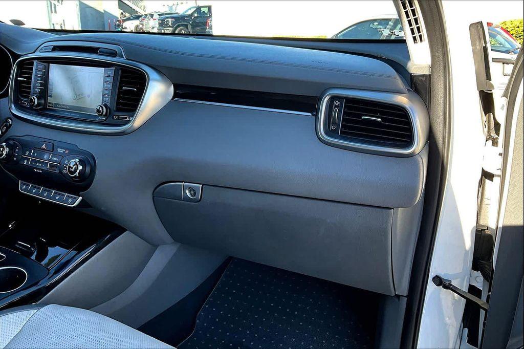 used 2018 Kia Sorento car, priced at $19,595