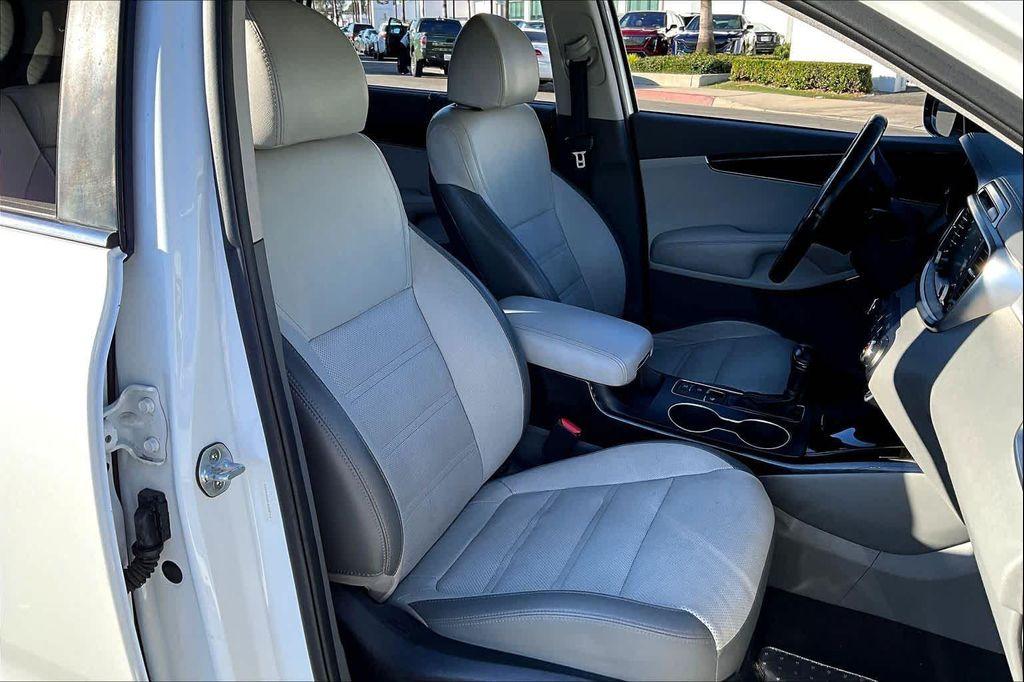 used 2018 Kia Sorento car, priced at $19,595