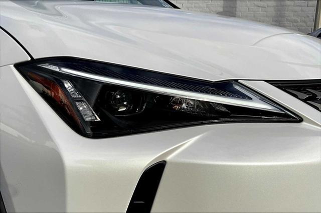 new 2025 Lexus UX 300h car, priced at $40,924