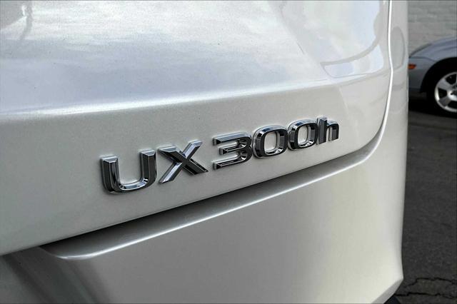 new 2025 Lexus UX 300h car, priced at $40,924