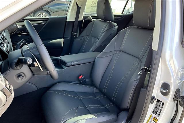 new 2025 Lexus ES 300h car, priced at $53,268