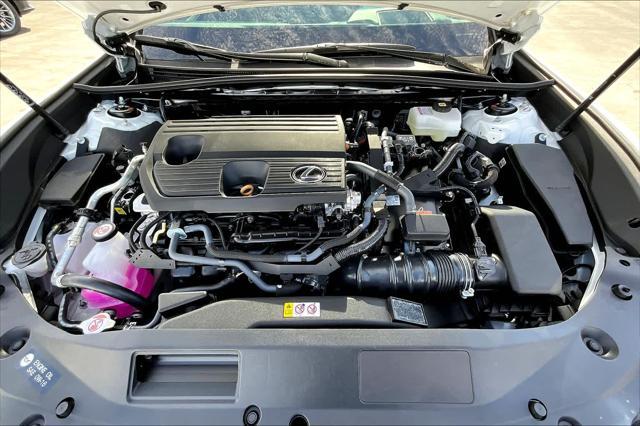 new 2025 Lexus ES 300h car, priced at $53,268