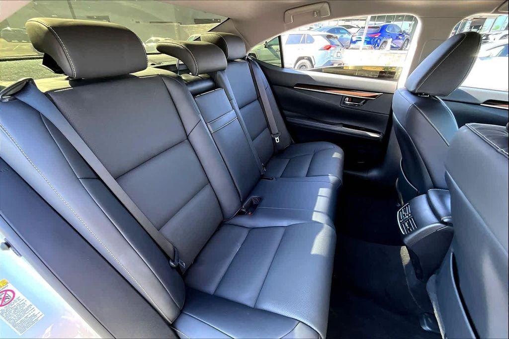 used 2018 Lexus ES 350 car, priced at $25,438