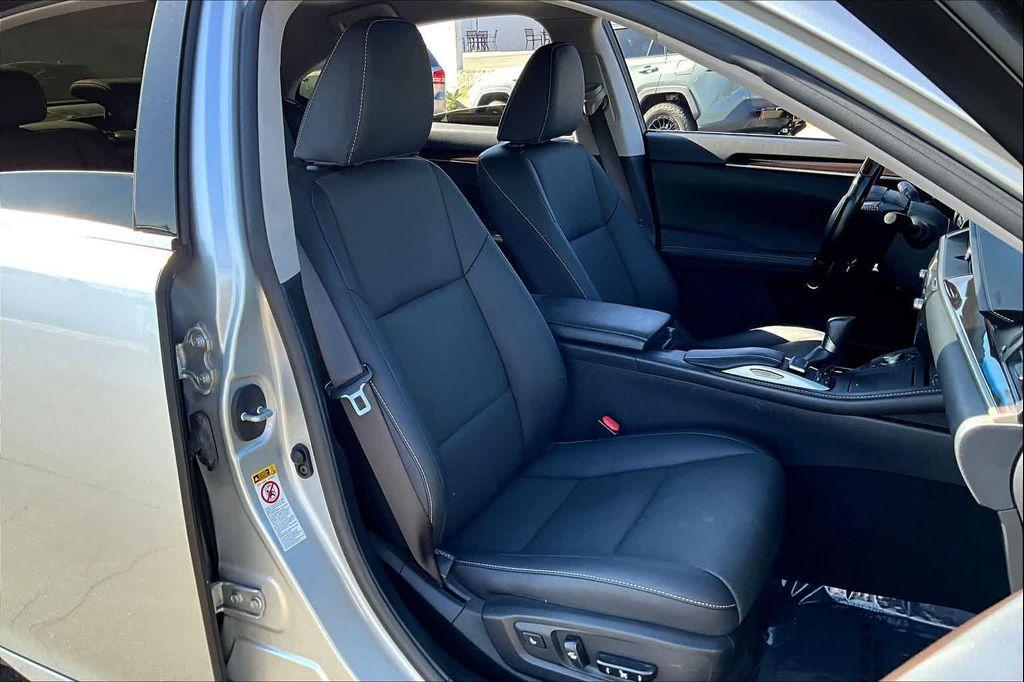 used 2018 Lexus ES 350 car, priced at $25,438