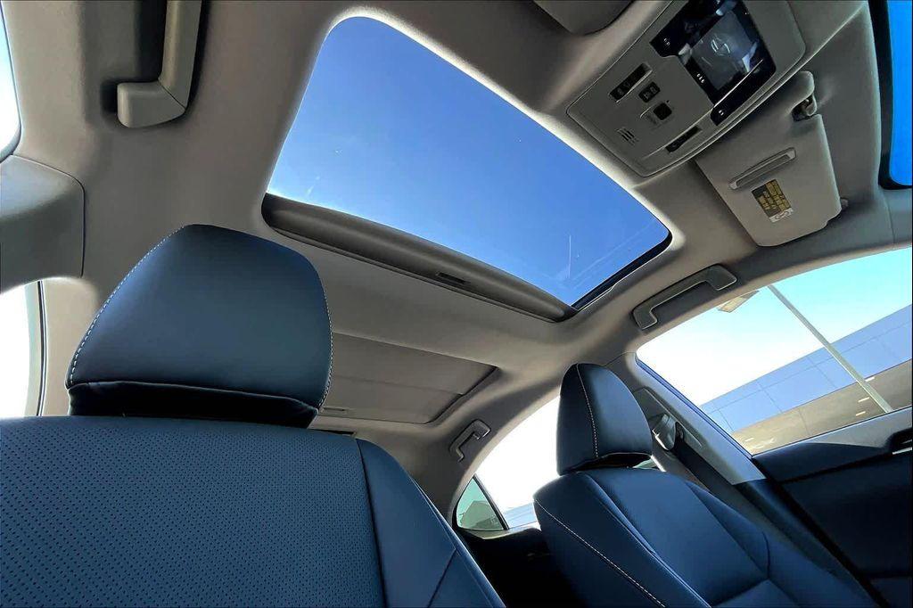 used 2018 Lexus ES 350 car, priced at $25,438