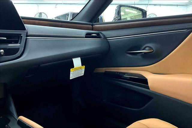 new 2025 Lexus ES 300h car, priced at $48,894