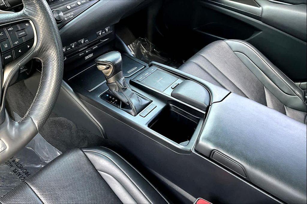 used 2019 Lexus ES 350 car, priced at $31,995