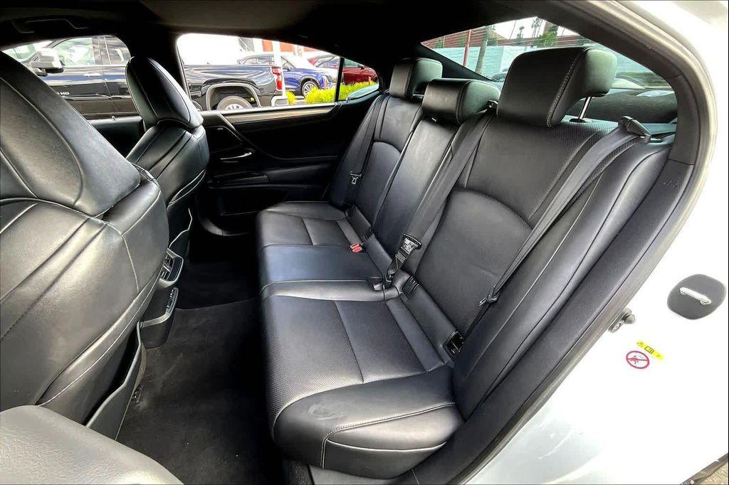 used 2019 Lexus ES 350 car, priced at $31,995