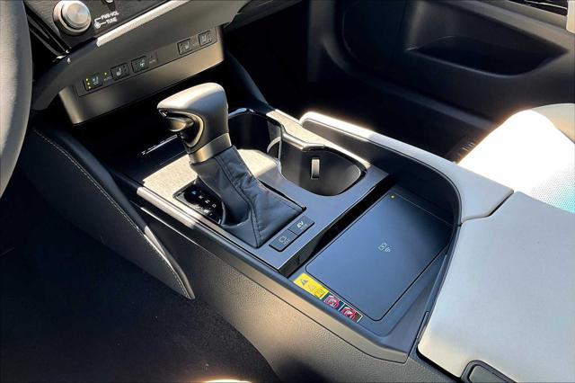 new 2025 Lexus ES 300h car, priced at $48,394