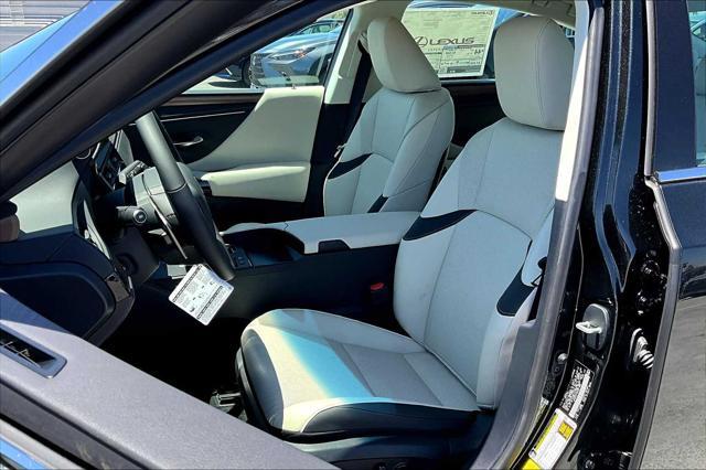 new 2025 Lexus ES 300h car, priced at $48,394