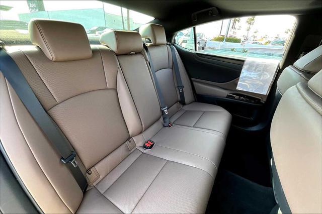 used 2024 Lexus ES 300h car, priced at $42,895