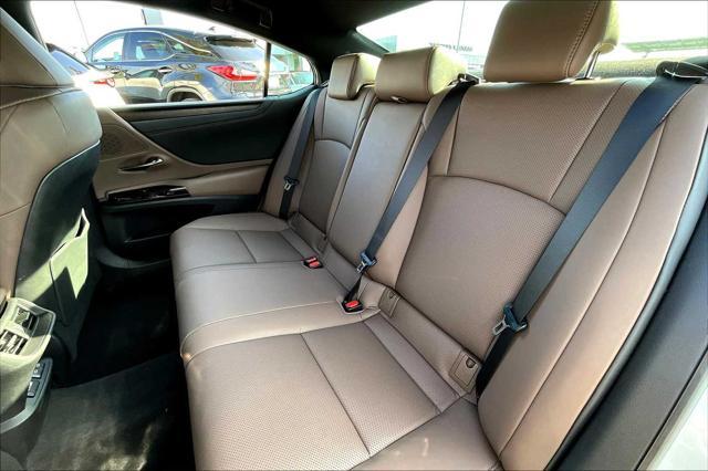 used 2024 Lexus ES 300h car, priced at $42,895