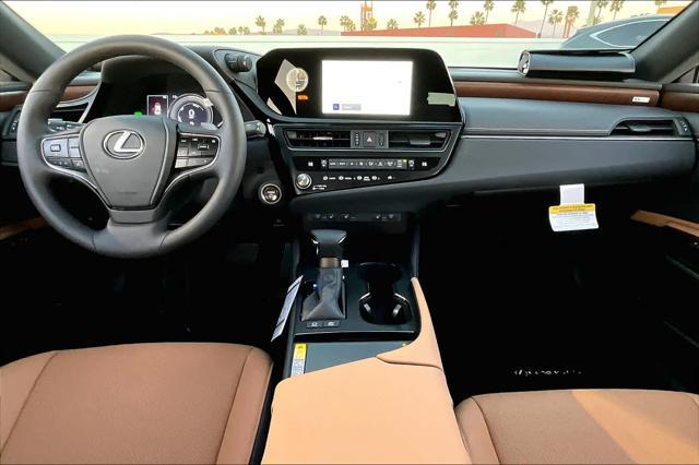 new 2025 Lexus ES 300h car, priced at $47,352