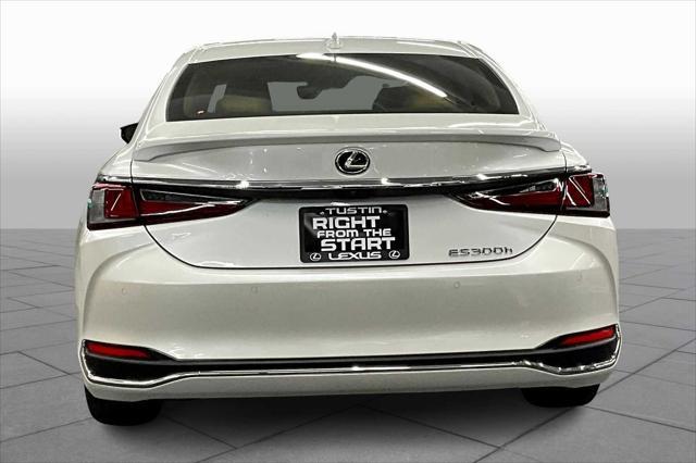 new 2025 Lexus ES 300h car, priced at $50,524