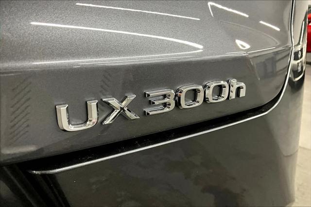 new 2025 Lexus UX 300h car, priced at $40,924