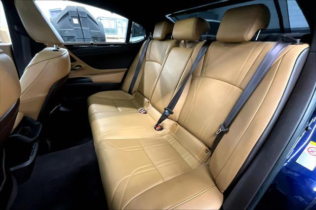 used 2019 Lexus ES 350 car, priced at $33,670
