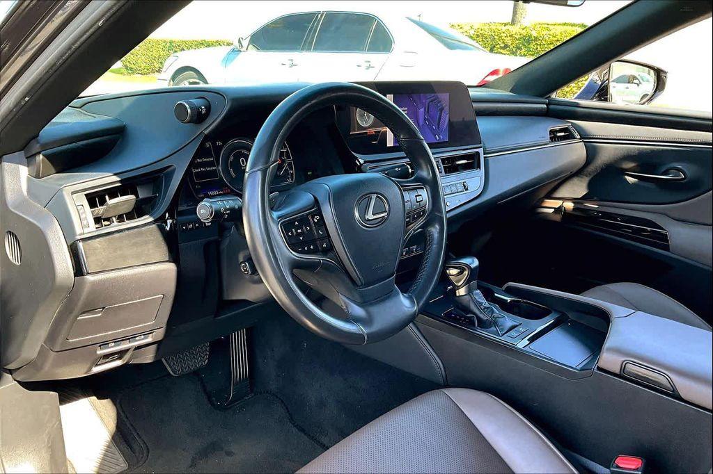 used 2023 Lexus ES 300h car, priced at $39,995
