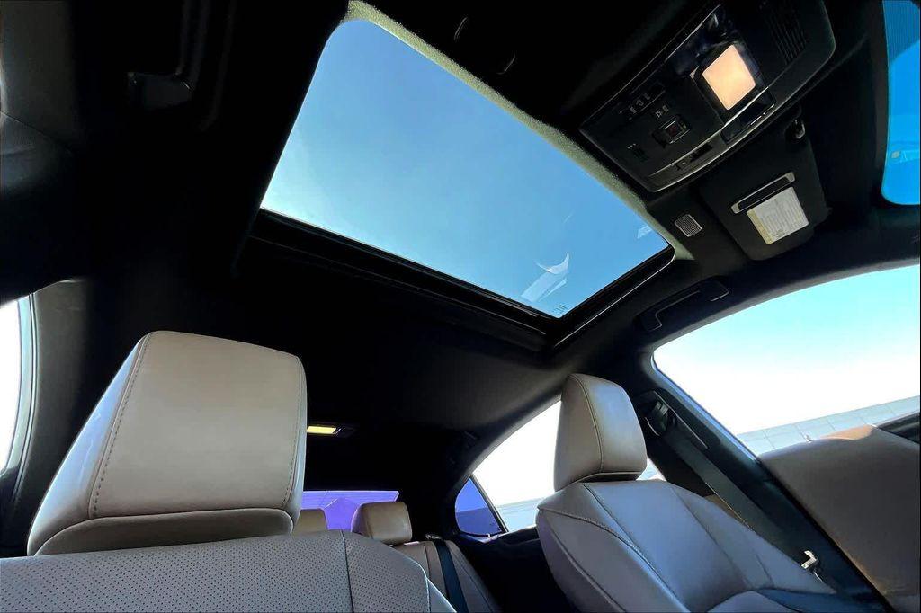 used 2023 Lexus ES 300h car, priced at $39,995