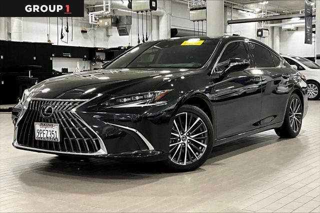 used 2025 Lexus ES 300h car, priced at $43,995