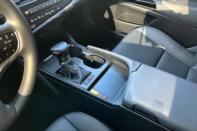used 2025 Lexus ES 300h car, priced at $47,800