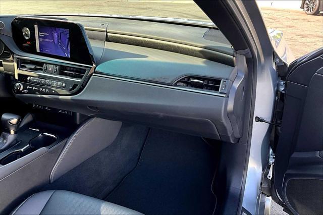 used 2025 Lexus ES 300h car, priced at $47,800