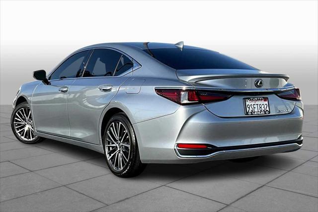 used 2025 Lexus ES 300h car, priced at $47,800