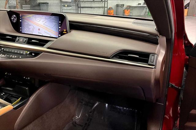 used 2021 Lexus ES 300h car, priced at $34,600