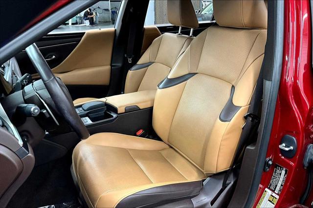 used 2021 Lexus ES 300h car, priced at $34,600