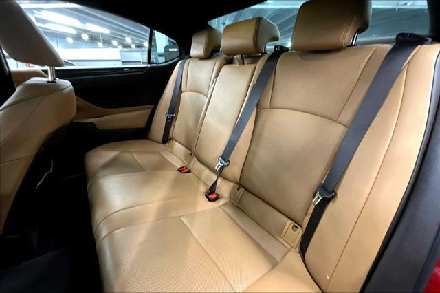 used 2021 Lexus ES 300h car, priced at $34,600