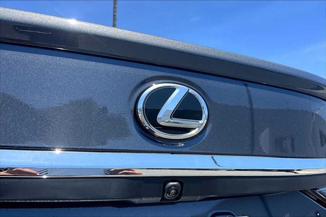 new 2025 Lexus ES 300h car, priced at $47,853