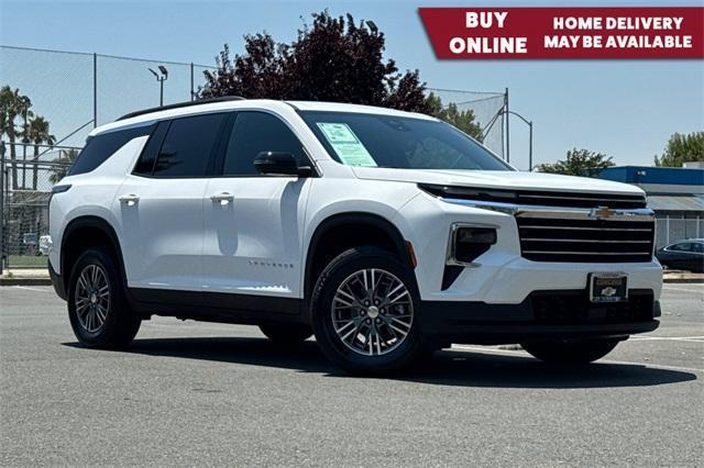 used 2024 Chevrolet Traverse car, priced at $40,900