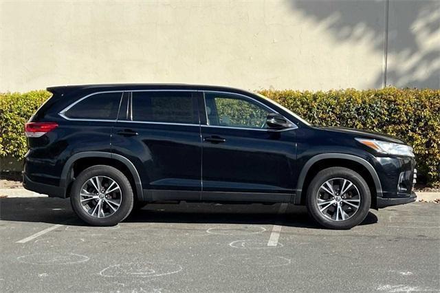 used 2019 Toyota Highlander car, priced at $23,300