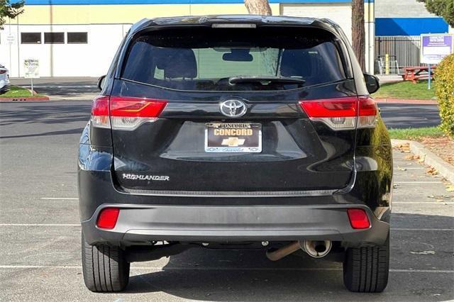 used 2019 Toyota Highlander car, priced at $23,300